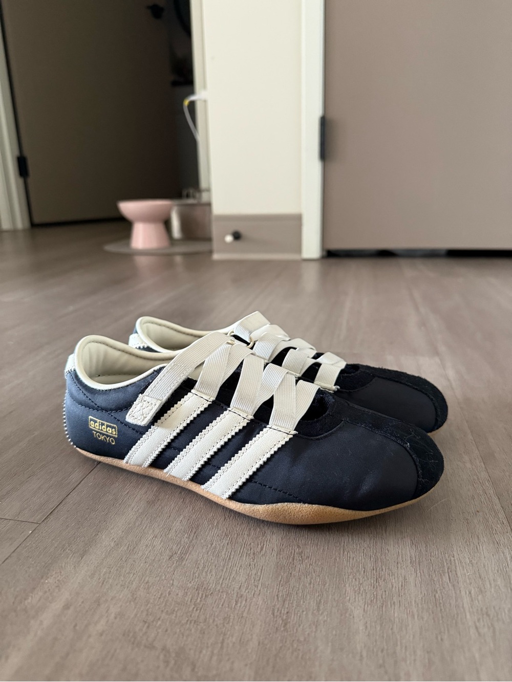 adidas Tokyo sneakers 🤍🖤